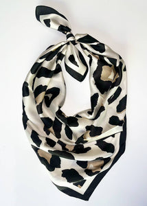LEOPARD PRINT SCARF