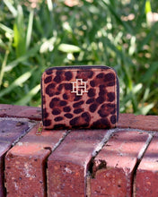 Load image into Gallery viewer, Blakely Wallet Spotted Saddle