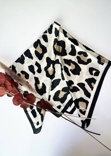 LEOPARD PRINT SCARF